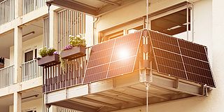 Balkonkraftwerk: Solarpanele am Balkon