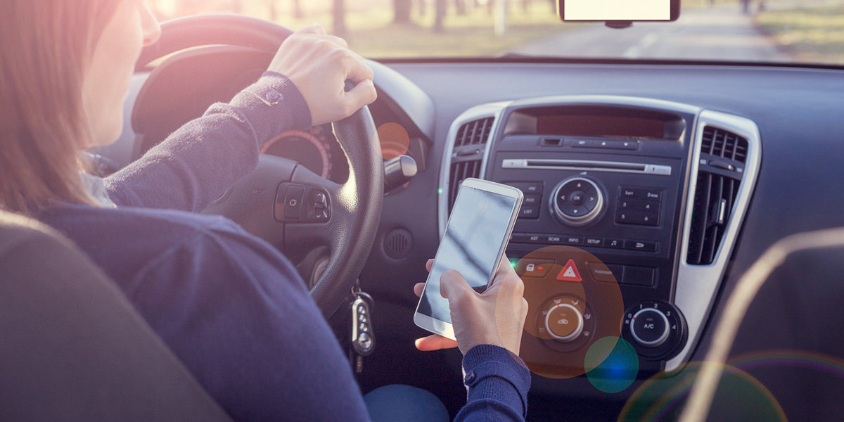 Handy am Steuer: Was ist erlaubt? Handy am Steuer: Was ist erlaubt?
